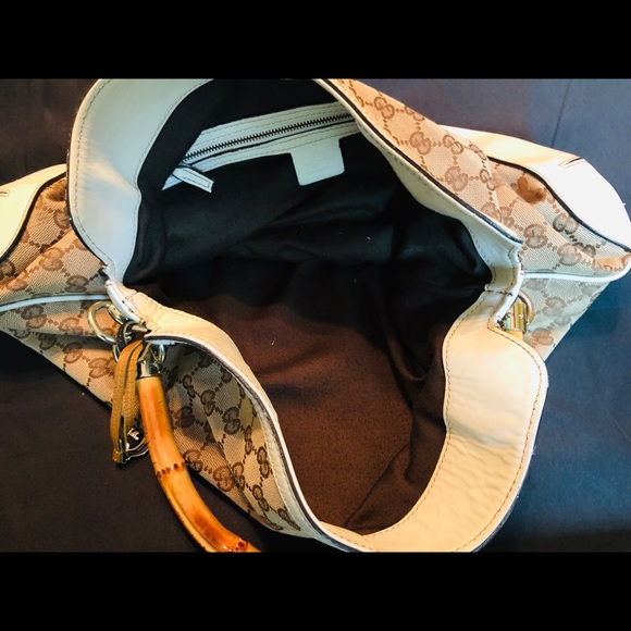KWN Consignment: Vintage Gucci Hobo purse - Picture 6 of 8